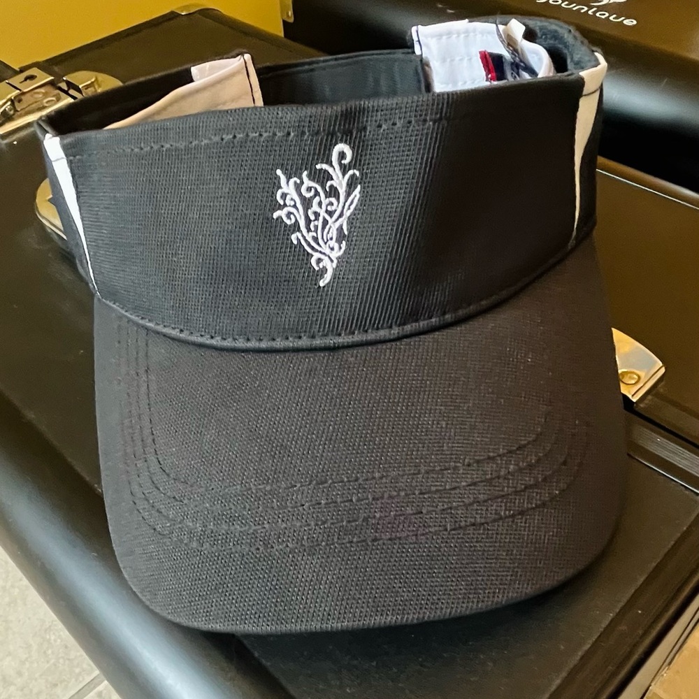 Younique hat